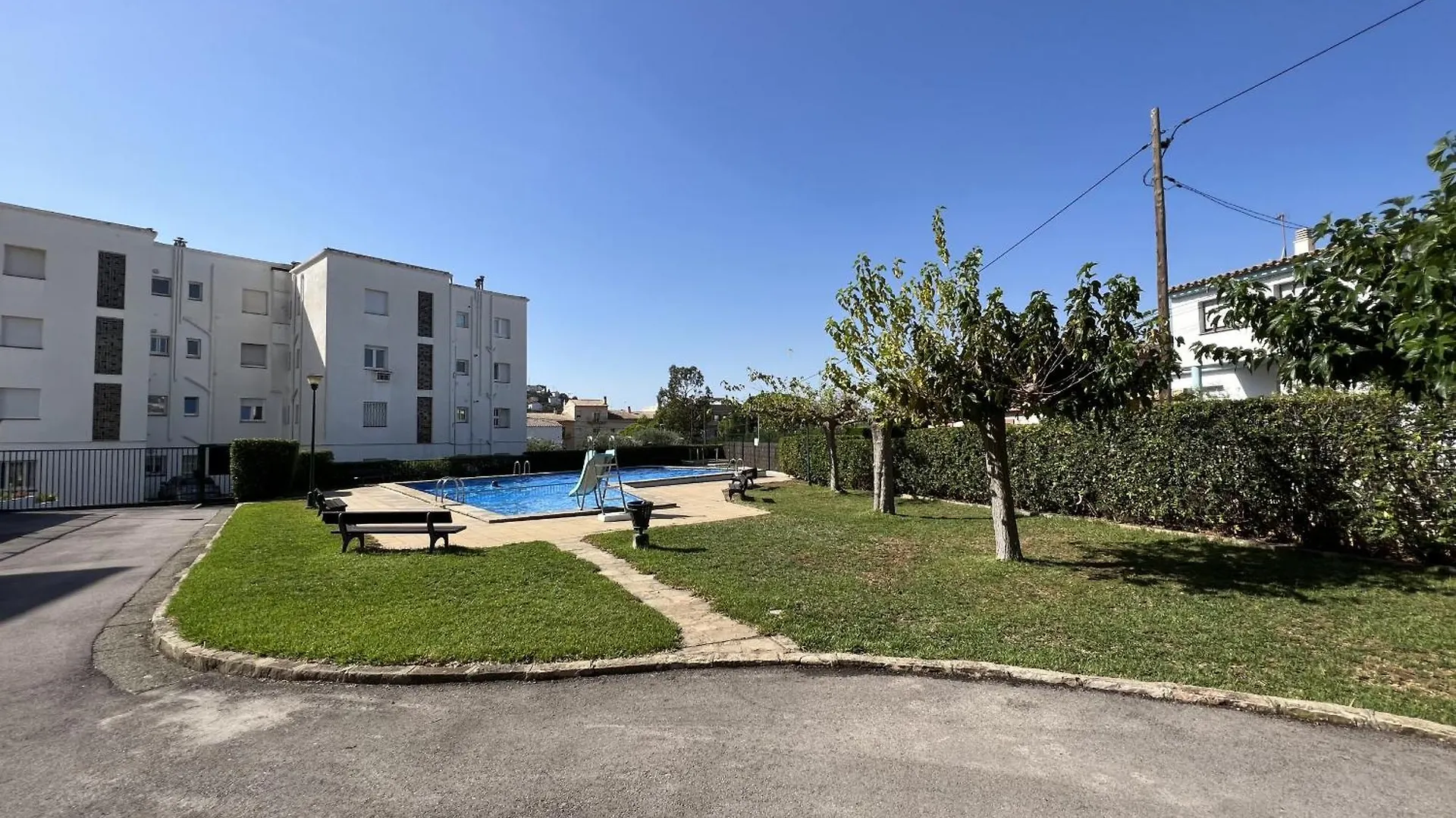 Lisboa 4 - Piso Con Piscina Comunitaria Διαμέρισμα Ρόζες